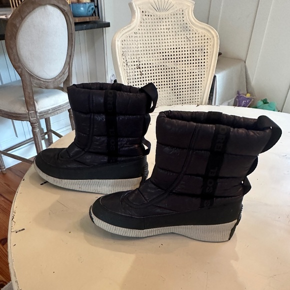 Sorel Out N About Puffy Weather Boots - Picture 6 of 10